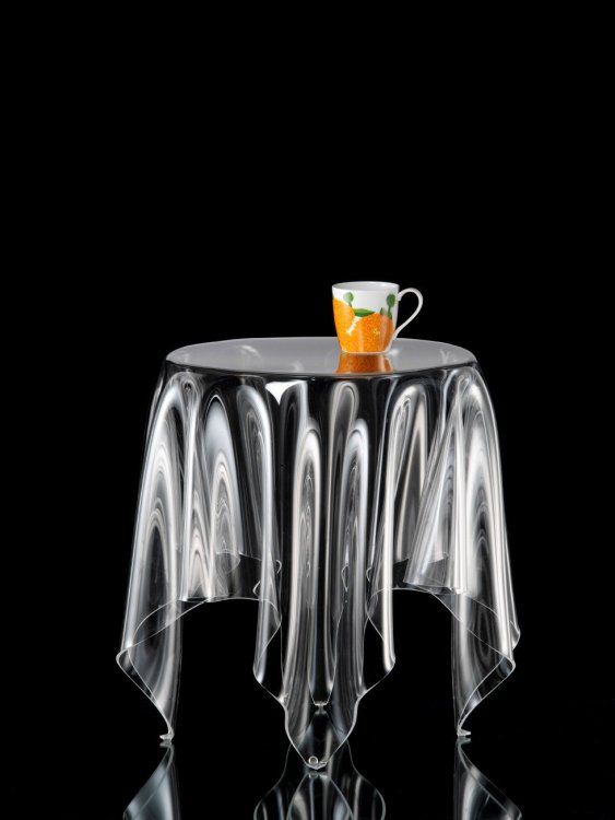 Стол Illusion, ручная работа, материал ПММА. Дизайн Джона Брауэра